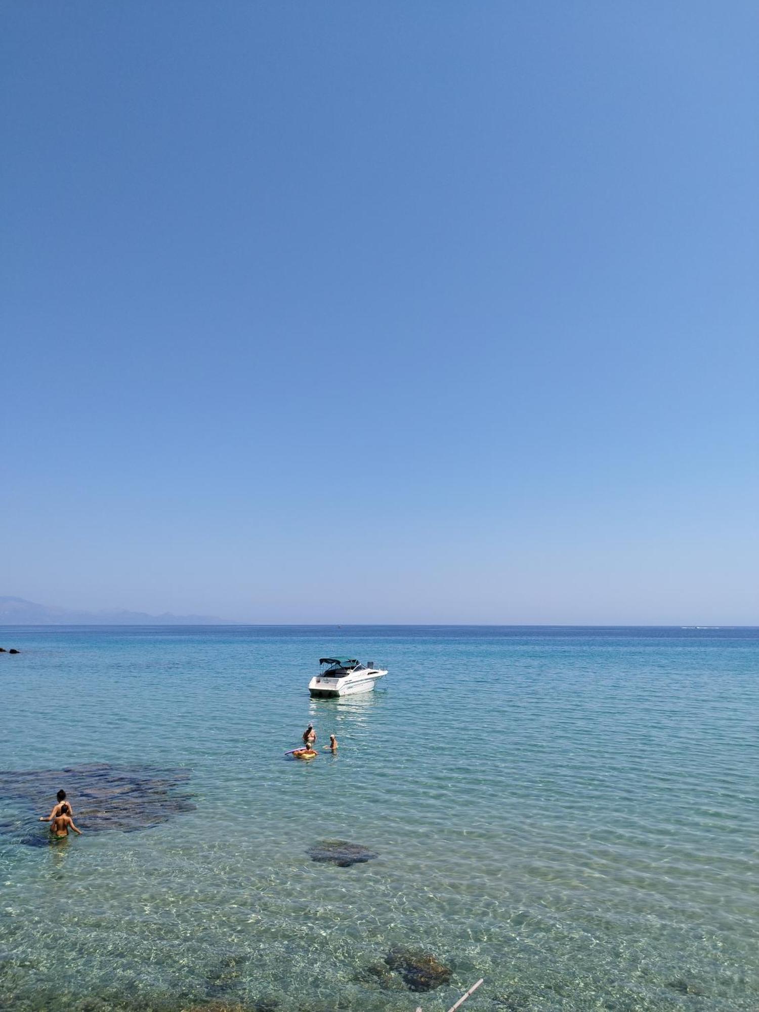Villa Agia Aikaterini アモウディ エクステリア 写真